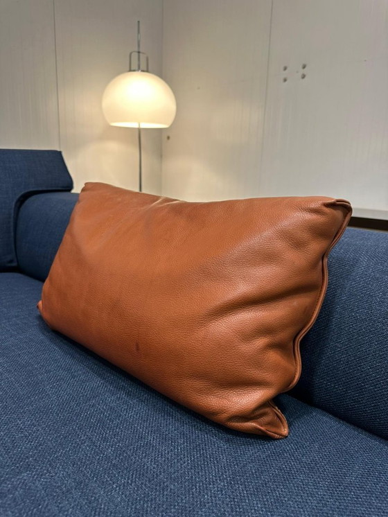 Image 1 of 2x Diseño original en cojín lumbar de serie