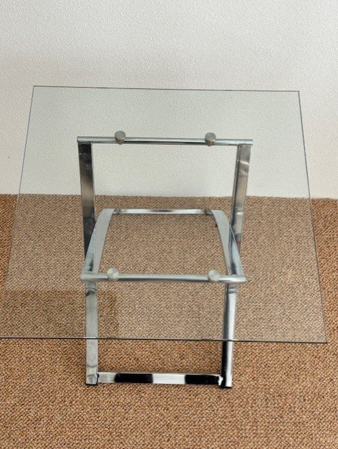 Image 1 of Table d'appoint en verre (50X50Cm)