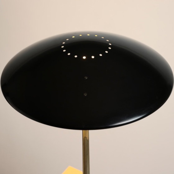 Lampe de table Christian Dell Modèle 6787 „Kaiser Idell“ pour Kaiser Leuchten, Allemagne, c. 1951 – Brass (photo 4 of 17)