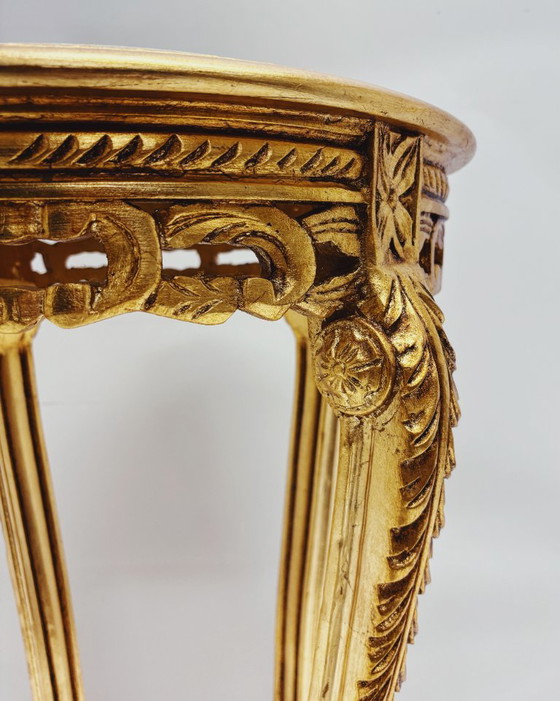Tavolino dorato con piano rotondo in marmo – Green Square Antiques, Tavolini, Marble, Vintage (photo 4 of 8)
