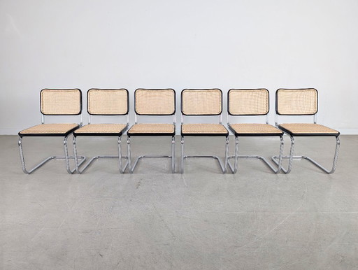 Juego de 6 sillas voladizas Thonet S32 V Breuer con estructura de caña vienesa.