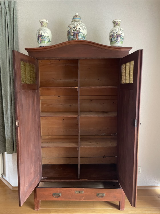 Antiker Schrank – Schränke, Glass, Metal (photo 4 of 5)