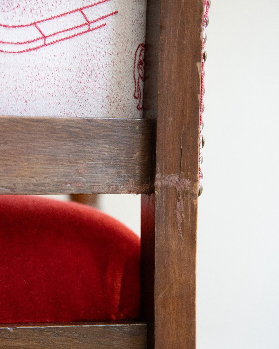 Image 1 of Fauteuil de style Louis XV – Velours mohair rouge – Imprimé café parisien