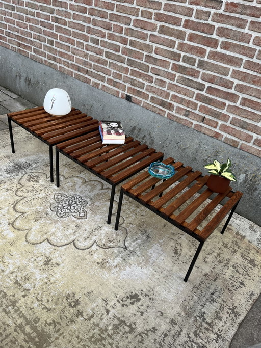 Unique set of three vintage mid-century MCM slat benches – bijzettafels, Wood, Metal