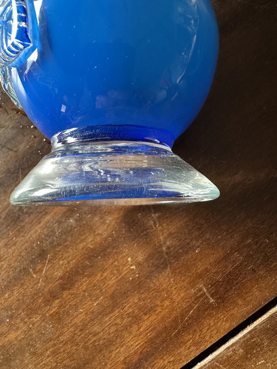 Image 1 of Vase in Pontil glass - Blue - White - Floral decoration and handles - Handmade H 17 cm