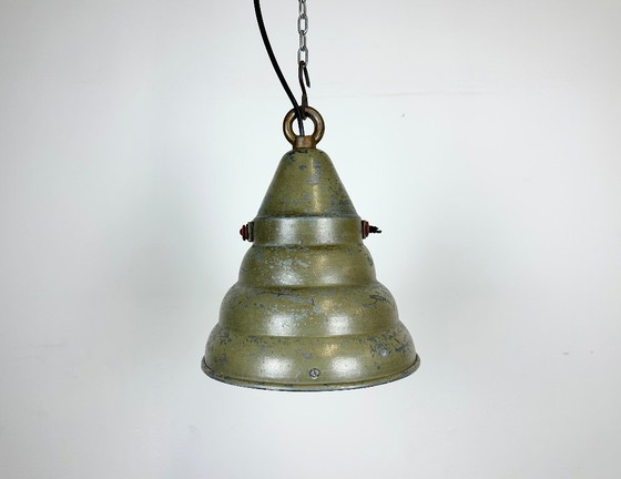 Image 1 of Groene industriële aluminium hanglamp, jaren 70