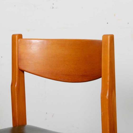 Image 1 of Set van 6 massief iepenhouten en lederen stoelen van Self, 1980.