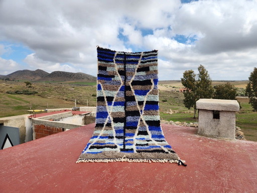 Großer handgeknüpfter marokkanischer Berberteppich 300 × 130 cm – Vintage-Wollläufer – Blaues geometrisches Stammesmuster