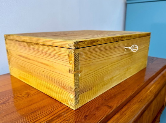 Image 1 of Scatola di legno vintage con chiave