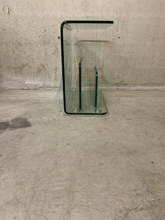 Image 1 of Porte-revues/table d'appoint de style italien.