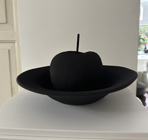 Still-life #5 🍏 Black Velvet 