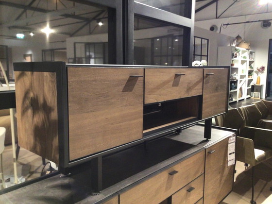 Image 1 of lowboard Fresno