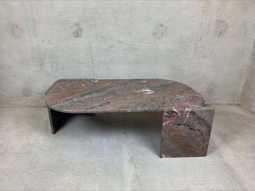 Mesa de centro de mármol