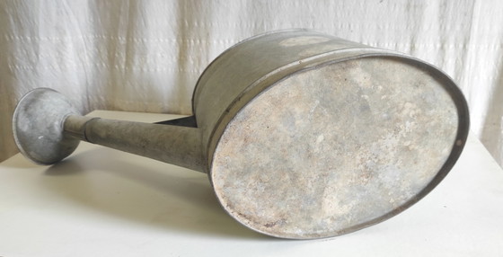 Regadera de zinc antigua - mediados del siglo XX – Objetos decorativos, Metal (photo 5 of 6)