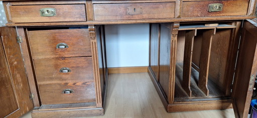 Classic desk with chair