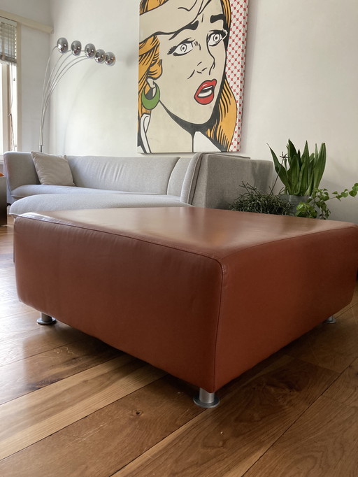 großer Fußhocker, rotbraunes Leder, 104 x 104 x 43 cm (H)