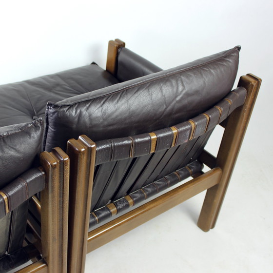 Image 1 of Sofá de dos plazas de nogal y cuero de Boris Hála para Ton, 1986