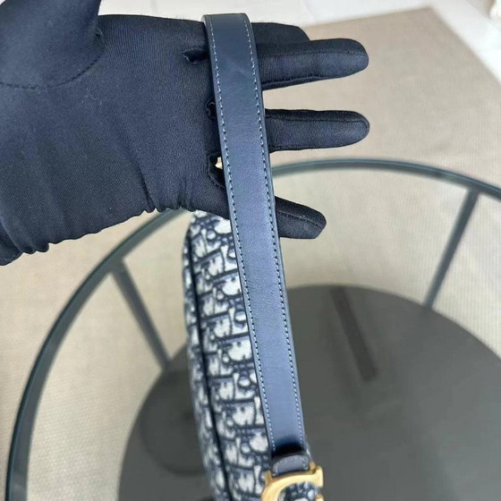 Image 1 of DIOR SADDLE MEDIUM - SCHUIN CANVAS MET GOUDEN BESLAG