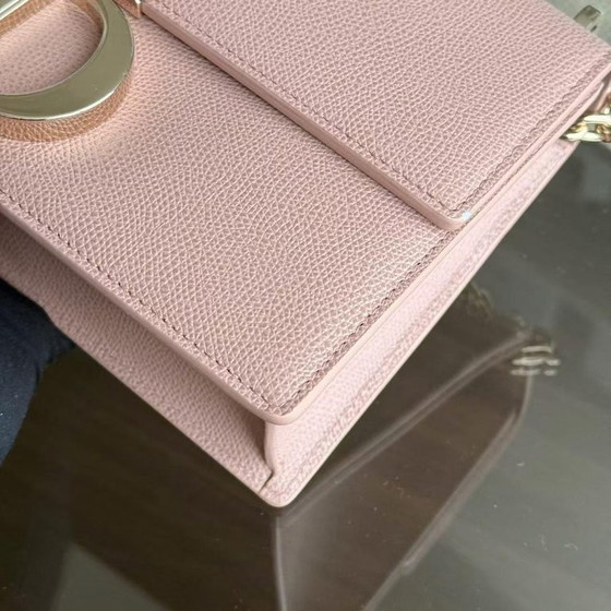 Image 1 of DIOR 30 MONTAIGNE KETTENTASCHE - CAVIAR-GENARBIGES KALBSLEDER, NUDE-ROSA, GOLDENE BESCHLÄGE