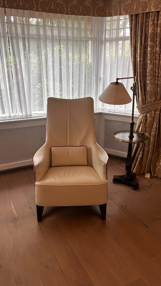 Image 1 of Fauteuil à oreilles Giorgetti Mobius