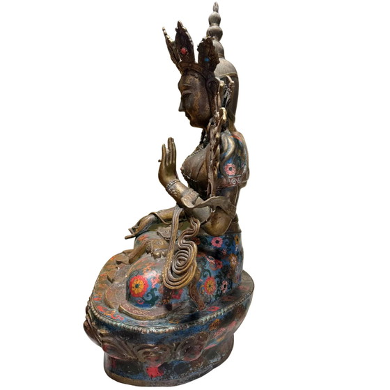 Tara Bianca Sitatara Monumentale – Tarda Dinastia Qing – 80 cm – 26,2 kg Bronzo Dorato & Cloisonné – Sculture (photo 9 of 10)