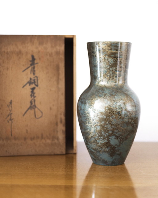 Japanese bronze vase from the Shōwa period