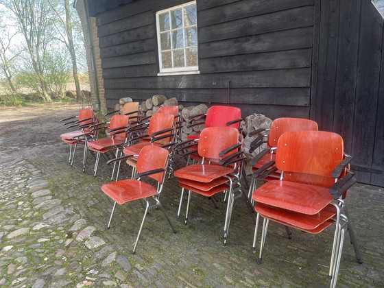 Image 1 of Chaises d'école authentiques