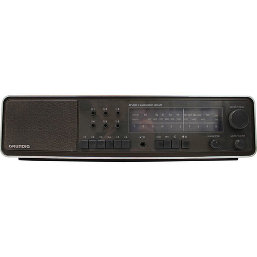Radio vintage Grundig Rf 630, Alemania, década de 1990