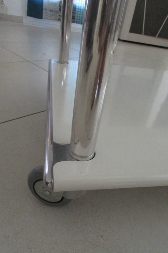 Image 1 of Tavolino Space Age in acciaio laccato bianco, 1970