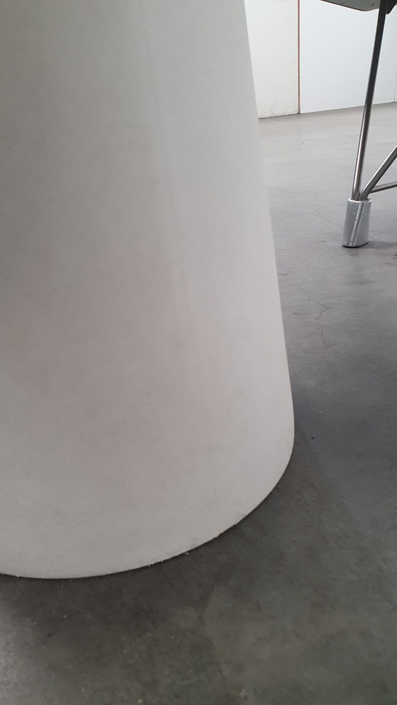 Image 1 of Moooi mesa contenedor + pie extra bajo blanco clásico diseño holandés mesa de jardín exterior/interior marcel wanders