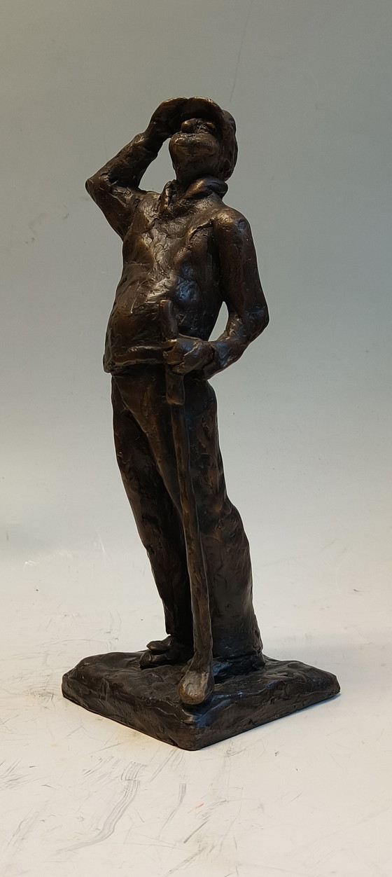 Image 1 of Image de sculpture en bronze et laiton représentant un golfeur, homme suivant