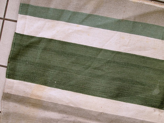 Image 1 of Handgefertigter antiker indischer Dhurri-Kelim, 167 cm x 238 cm (5,4' x 7,8'), 1930er Jahre - 1C455