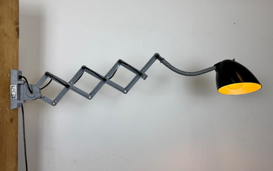 Image 1 of Graue industrielle Scherenwandleuchte von Elektroinstala, 1960er Jahre