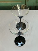 Juego de copas de cóctel o martini Luminarc sobre base negra