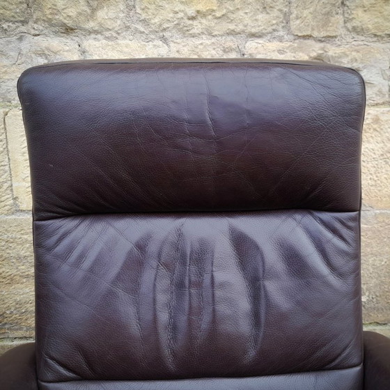 Image 1 of Paire de fauteuils et ottoman scandinaves en cuir Stressless par Ekornes, Norvège, 1970