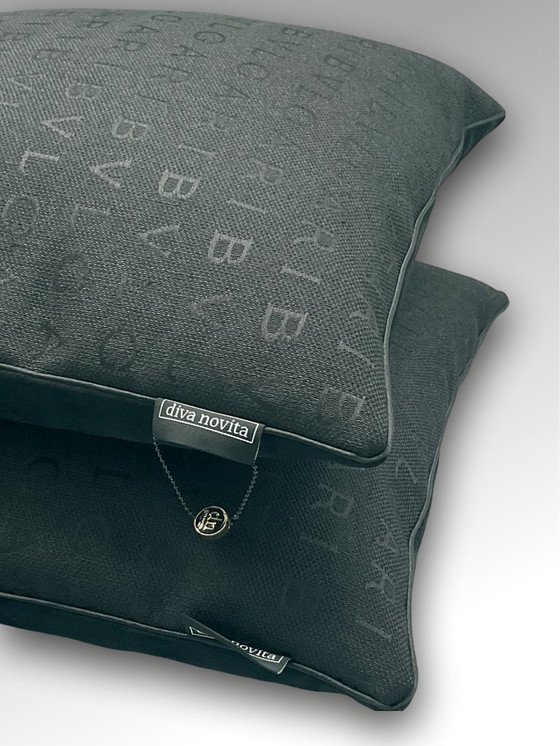 Image 1 of Bvlgari – Set mit 2 neuen Kissen aus schwarzem Bvlgari-Canvas