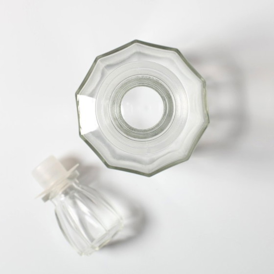 Vintage Italiaanse karaf van helder glas / Gemerkt met “O.R. brevettato” / Patentontwerp uit het midden van (photo 10 of 13)