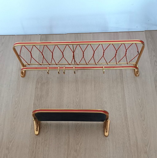 Porte-manteau en corde des années 50 avec étagère assortie.