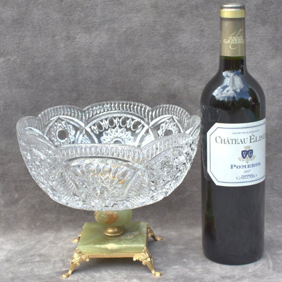 Image 1 of Mid century glas cutted fruit bowl brass colored ornate legs onyx centerpiece