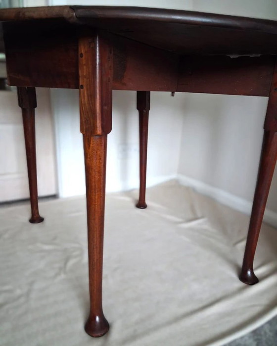 Image 1 of Authentic 18thc Georgian Oval Mahogany Gate-leg Drop-Leaf Dining Table / Pad Feet