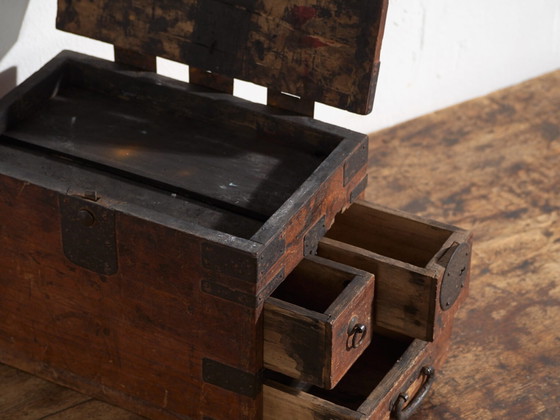 Antico Baule Giapponese per Documenti con Cassetti e Ferramenta in Ferro – Tansu Portatile – Periodo (photo 25 of 40)
