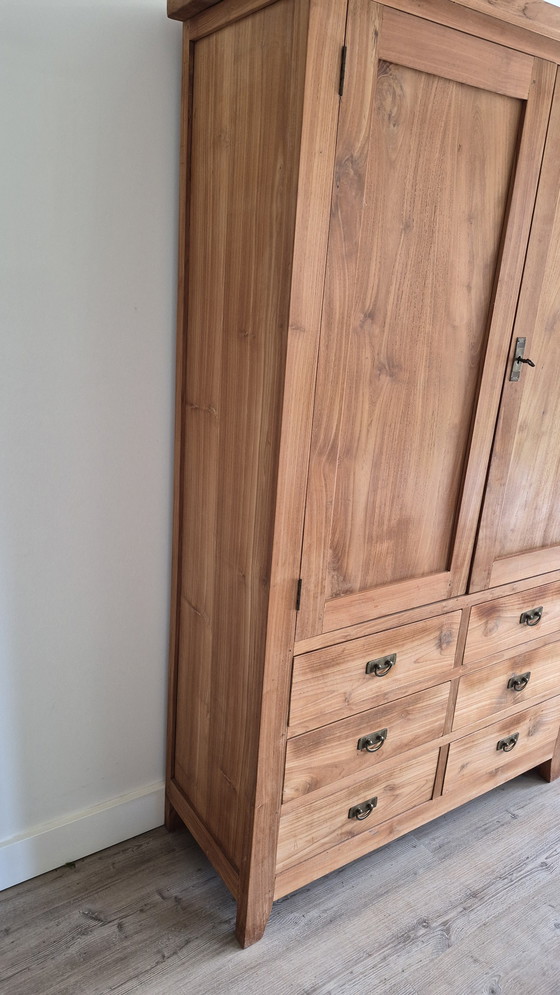 Image 1 of Teakholzschrank