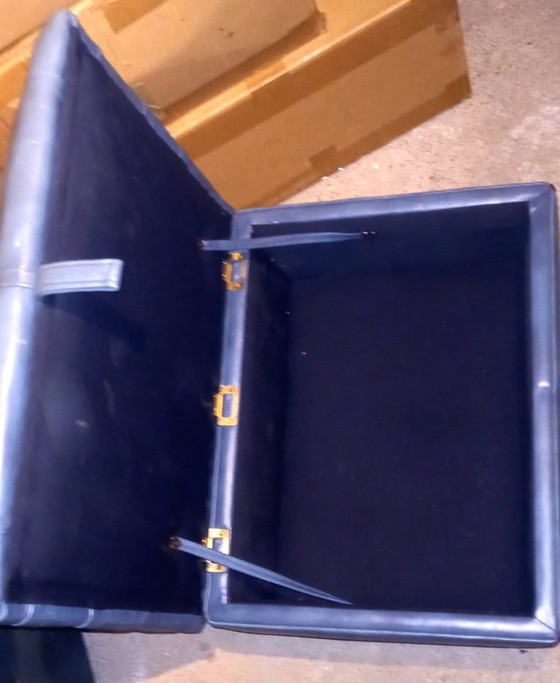 Image 1 of Sillón y reposapiés Chesterfield en turquesa