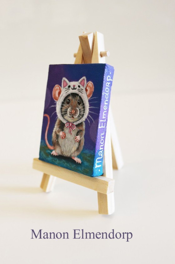 Image 1 of Cuadro único de un ratoncito pintado a mano y firmado.