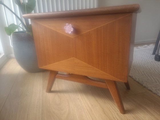 Image 1 of Table de chevet Webe Louis v Teeffelen design