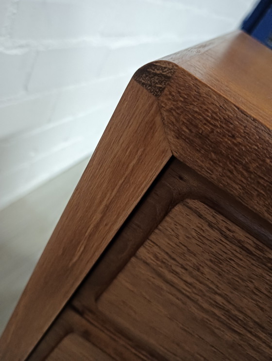 Image 1 of Vintage chest of drawers, Dyrlund. Many beautiful details.