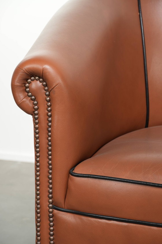 2x In Goede Staat Verkerende Rundleren Clubfauteuil Met Een Luxe Uitstraling In Engelse Stijl – Leather (photo 11 of 13)