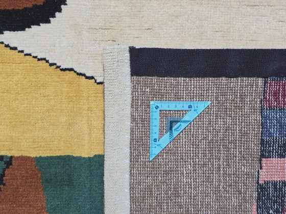 Alfombra de lana y seda anudada a mano "Horror Surgit" de Le Corbusier (300x200cm) – Wool (photo 6 of 9)