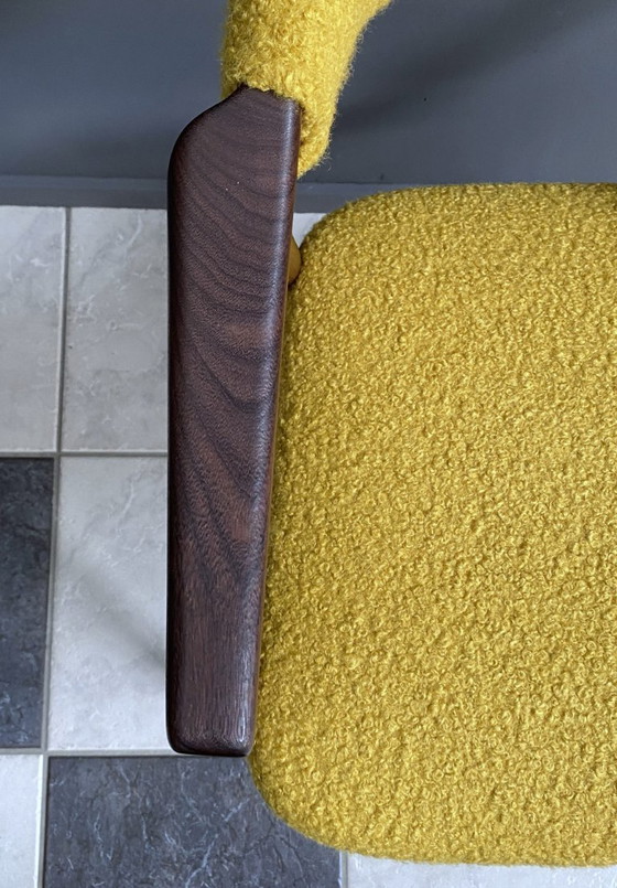 Image 1 of Sedia Thomas Harlev modello 213 in Boucle giallo