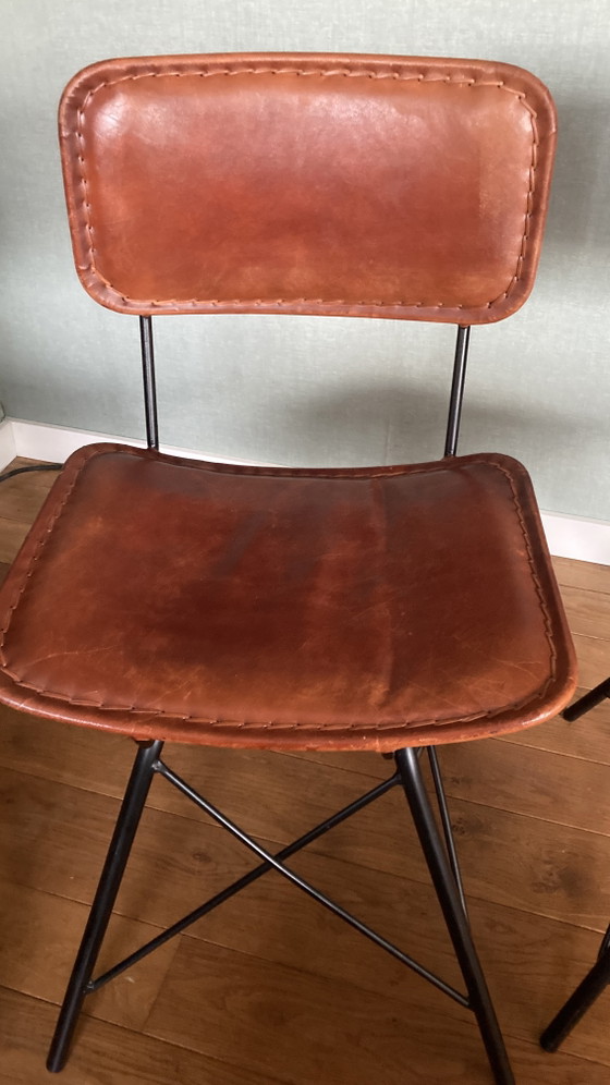 Ensemble de 2 chaises de salle à manger vintage en cuir avec piètement Eiffel noir – Leather, Metal (photo 4 of 5)